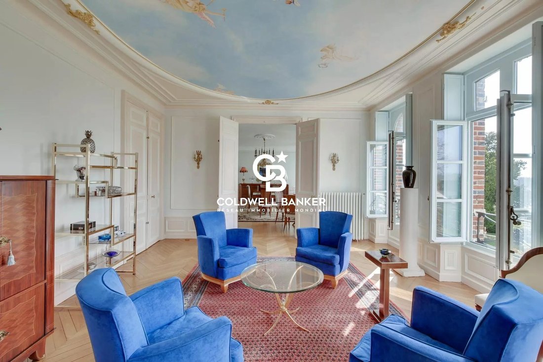 19th Century Property On 7200m² Of In Joigny, Bourgogne Franche Comté