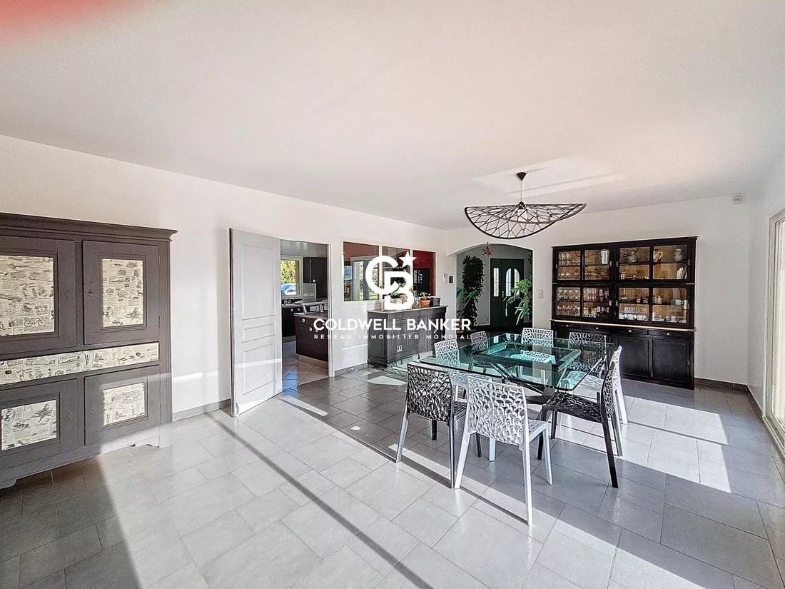 Architectural House In The Heart Of In Jarnac, Nouvelle Aquitaine