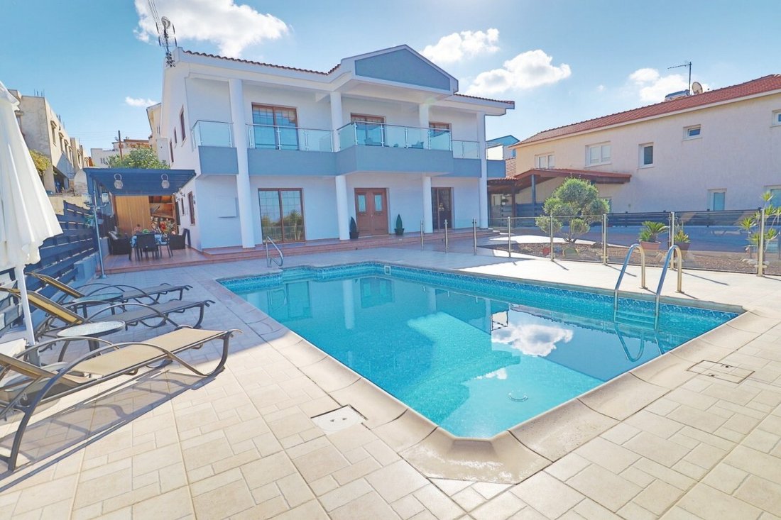 Villa in Paphos, Paphos, Cyprus 1 - 13679642