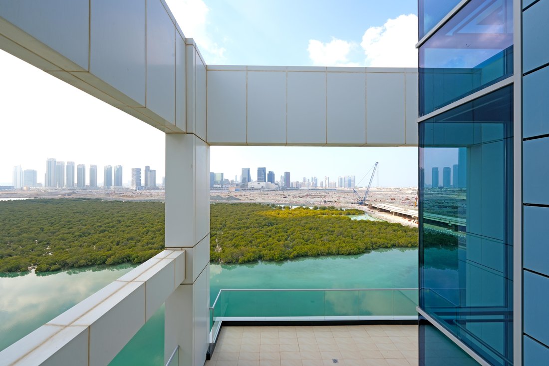 Apartment in Abu Dhabi, Abu Dhabi, United Arab Emirates 2 - 13385980