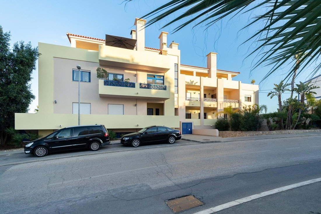 Fabulous 3 Bedroom Penthouse In Ferragudo In Ferragudo, Algarve
