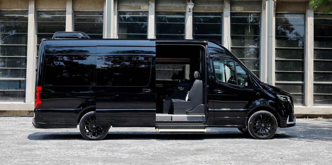 Limousine in Mount Laurel Township, New Jersey, United States 4 - 13681660