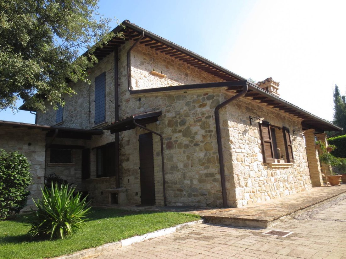 Villa in Porta Maggiore, Ascoli Piceno, Marche 1 - 13683602