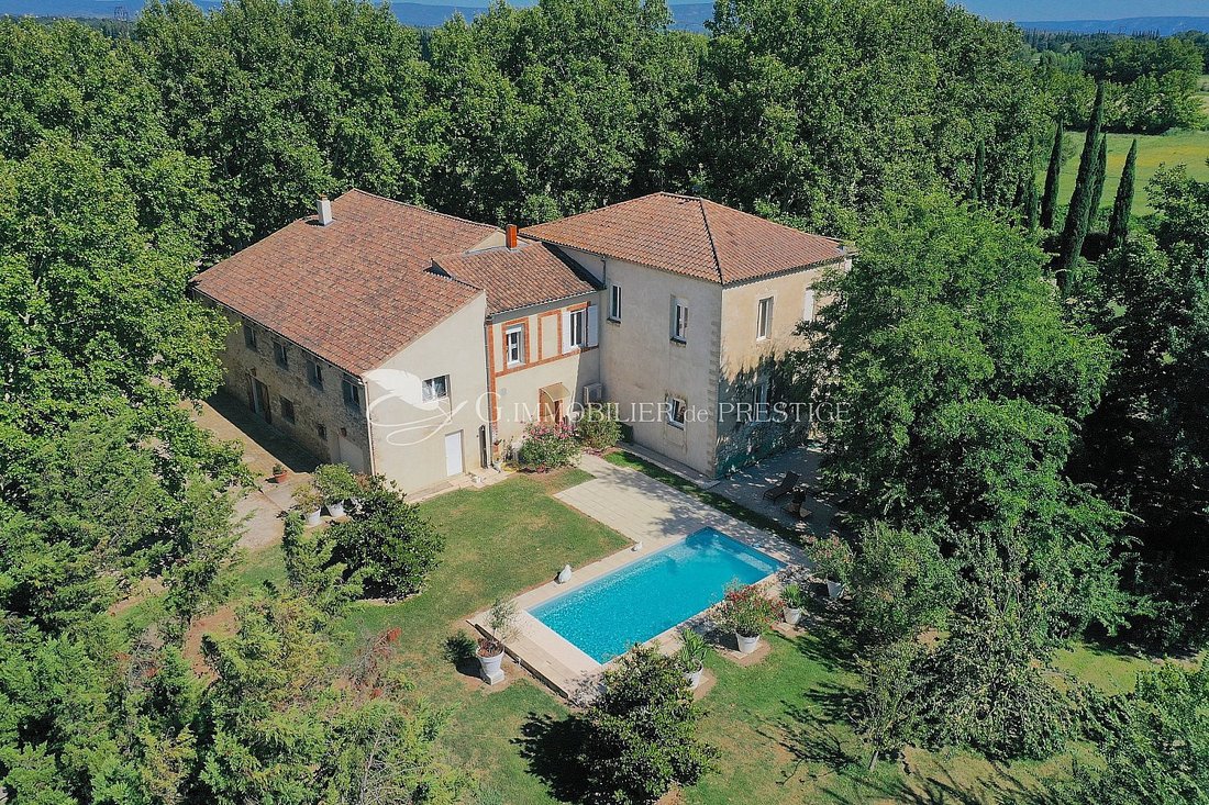 Château des Rêves Provençaux: A Timeless Estate Near Avignon’s Golden Light