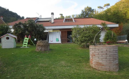 Villa a Borgo Solestà-Campo Parignano, Ascoli Piceno, Marche 1