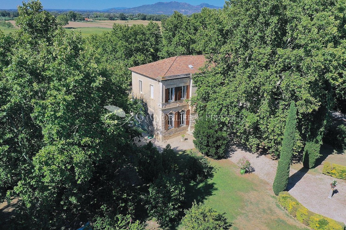 Château des Rêves Provençaux: A Timeless Estate Near Avignon’s Golden Light