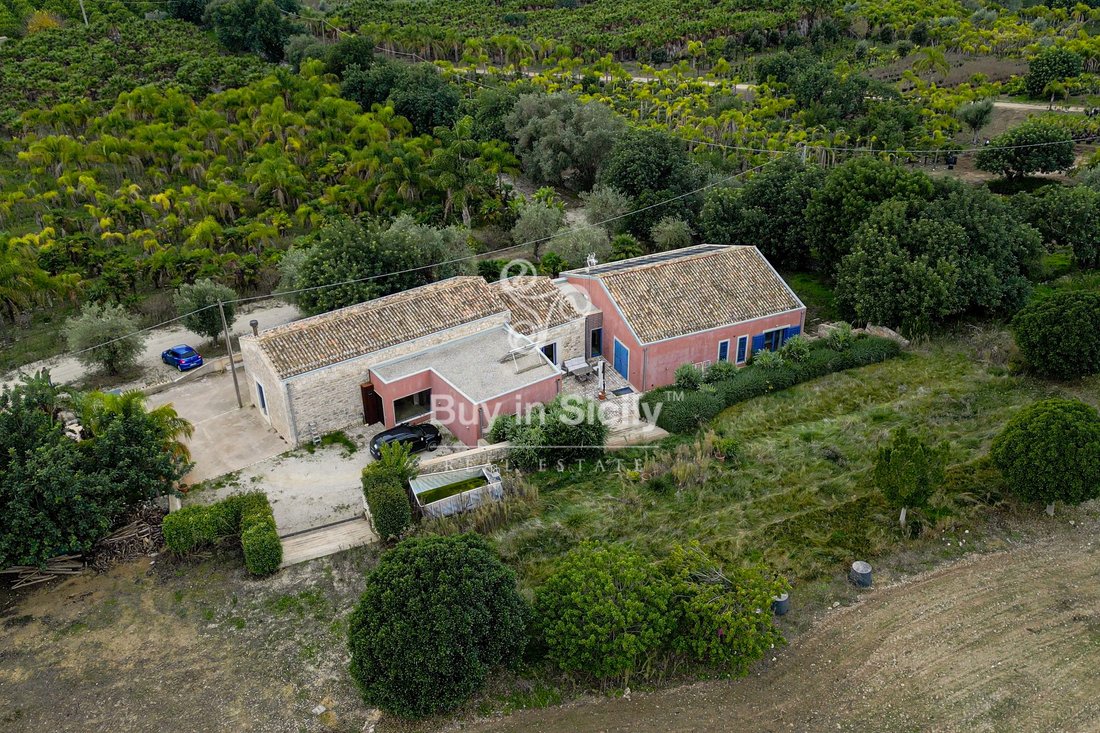 Villa in Rosolini, Sicily, Italy 3 - 13685564