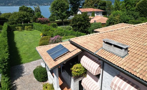 Villa in Laveno-Mombello, Lombardy, Italy 1