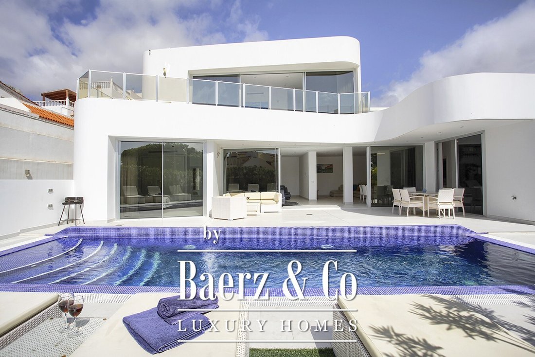 Villa in La Caleta, Adeje, Canary Islands 1 - 13689607