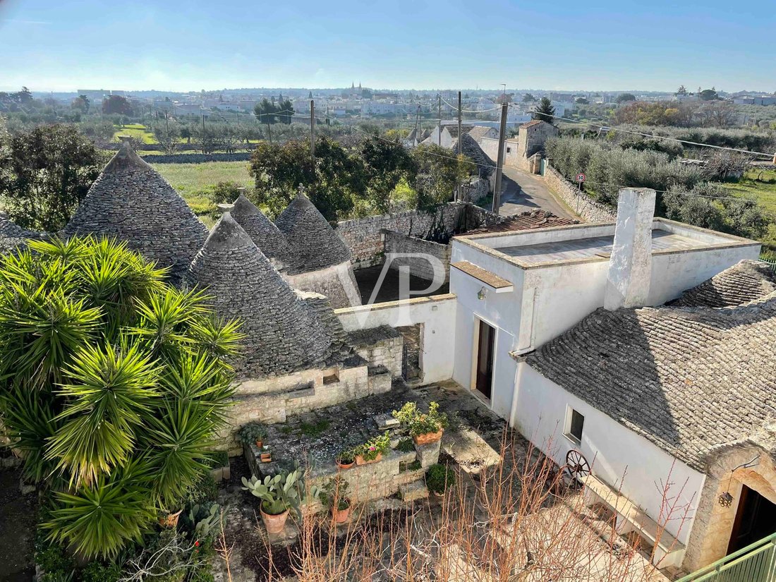 Villa en Alberobello, Apulia, Italia 2 - 13686532
