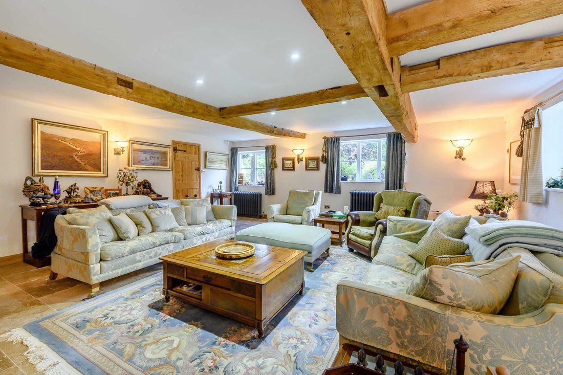 6 Bedroom Detached House For Sale In In Newent, England, United Kingdom