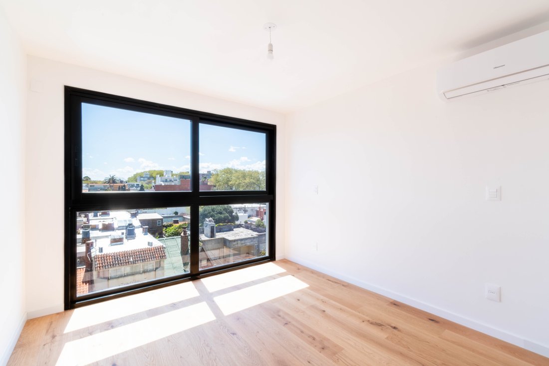 Apartment in Montevideo, Departamento de Montevideo, Uruguay 2 - 13690260