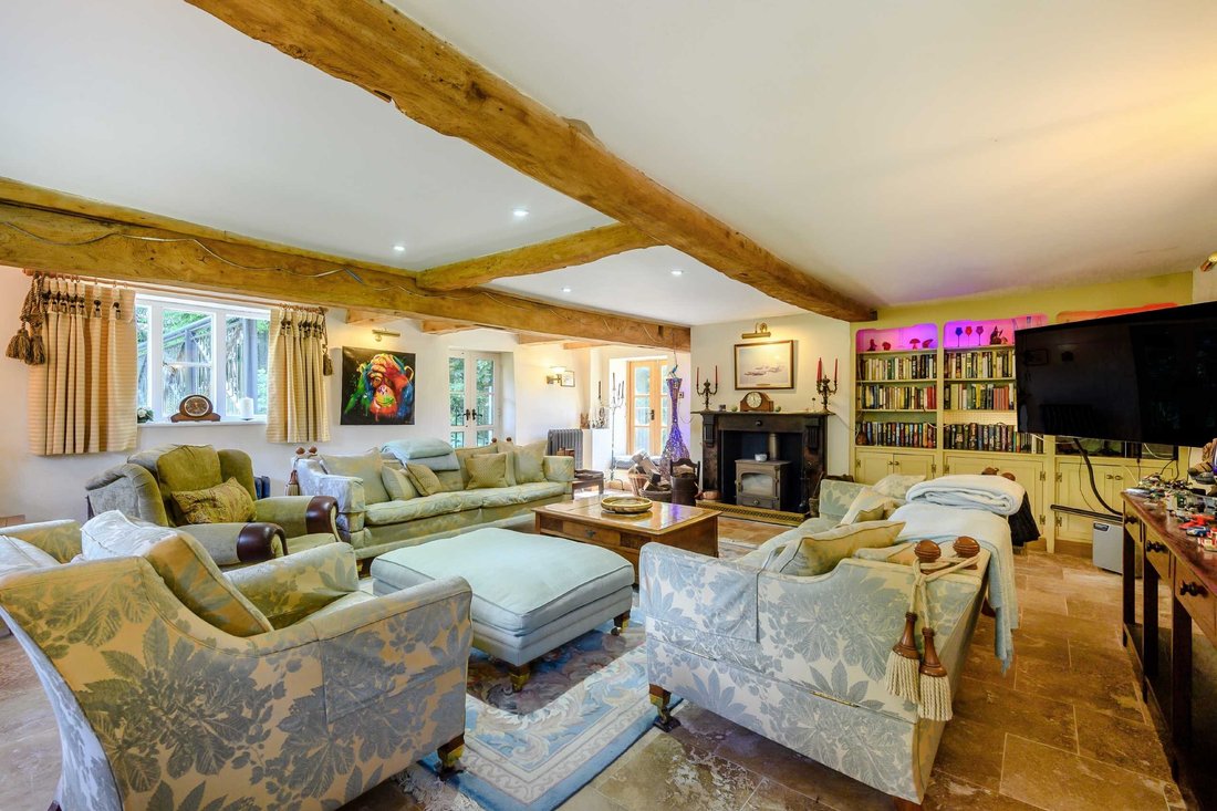 6 Bedroom Detached House For Sale In In Newent, England, United Kingdom