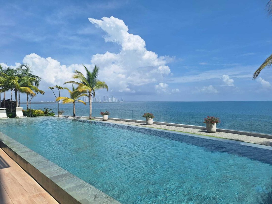 Spectacular Oceanfront Apartment On Ocean Reef Island In Panama City