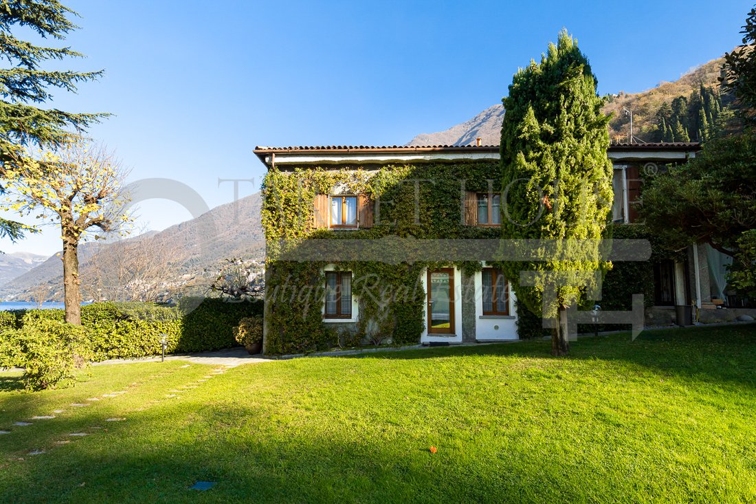 Villa in Faggeto Lario, Lombardy, Italy 1 - 12044629
