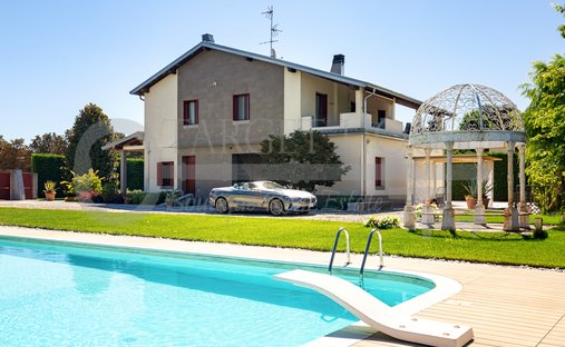 Villa in Robecco sul Naviglio, Lombardy, Italy 1
