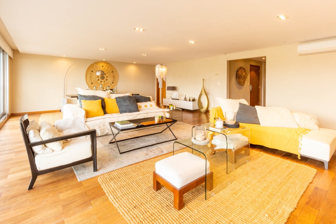 Apartment in Montevideo, Departamento de Montevideo, Uruguay 5 - 13698292