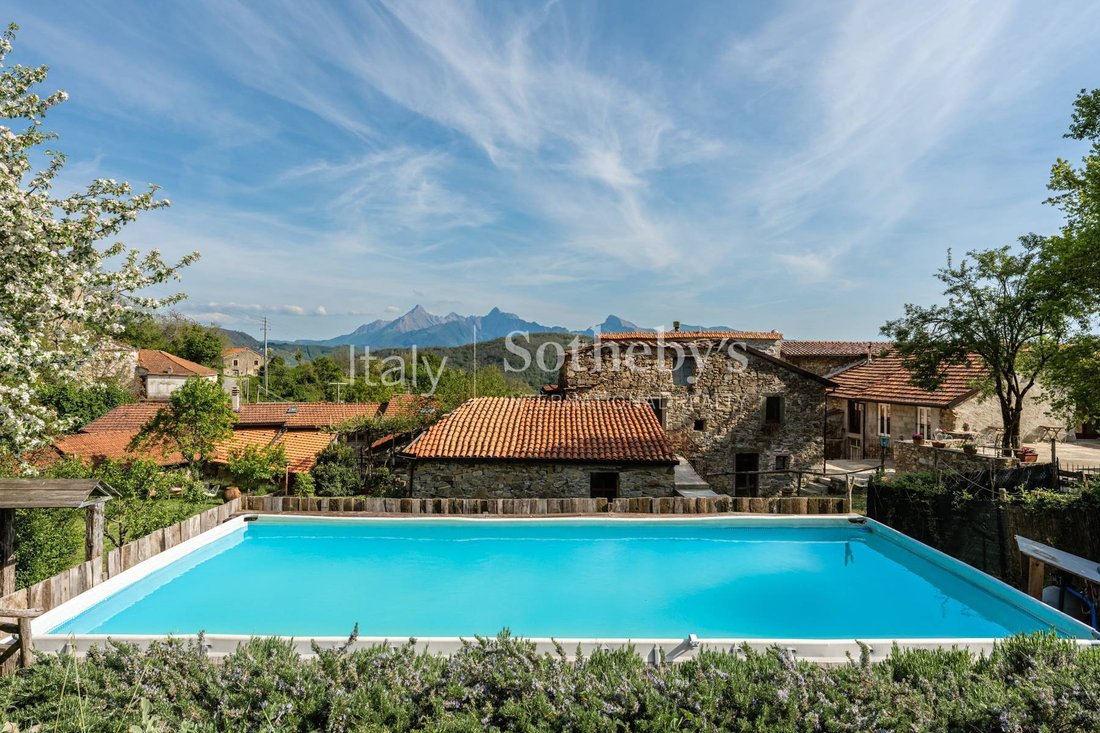House in Fivizzano, Tuscany, Italy 5 - 12495095