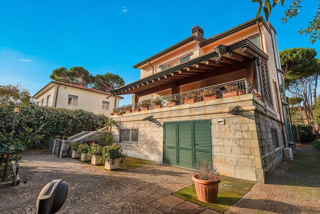 Villa in Lido di Camaiore, Camaiore, Tuscany 4 - 13699470