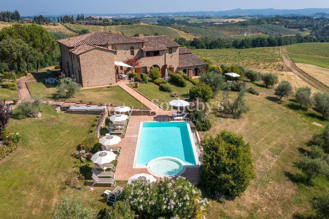 House in San Gimignano, Tuscany, Italy 3 - 12927077