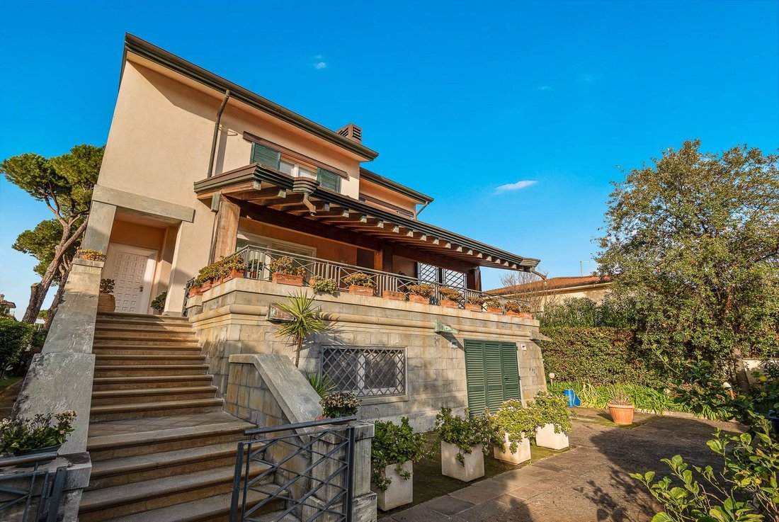 Villa in Lido di Camaiore, Camaiore, Tuscany 3 - 13699470