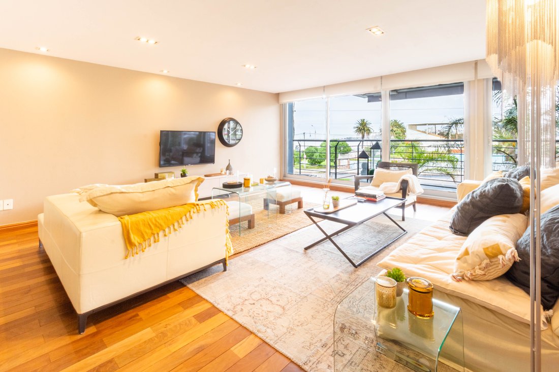 Apartment in Montevideo, Departamento de Montevideo, Uruguay 1 - 13698292