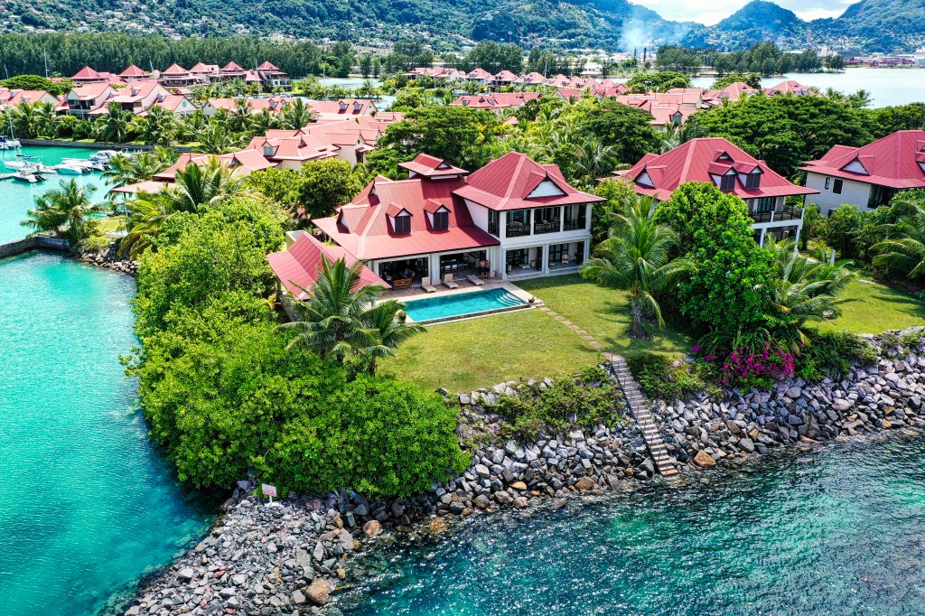 Exclusivity And Elegance Dream Villa In In Eden Island, Seychelles