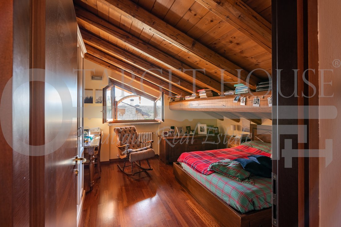 Villa in Montano, Lombardy, Italy 4 - 13702766