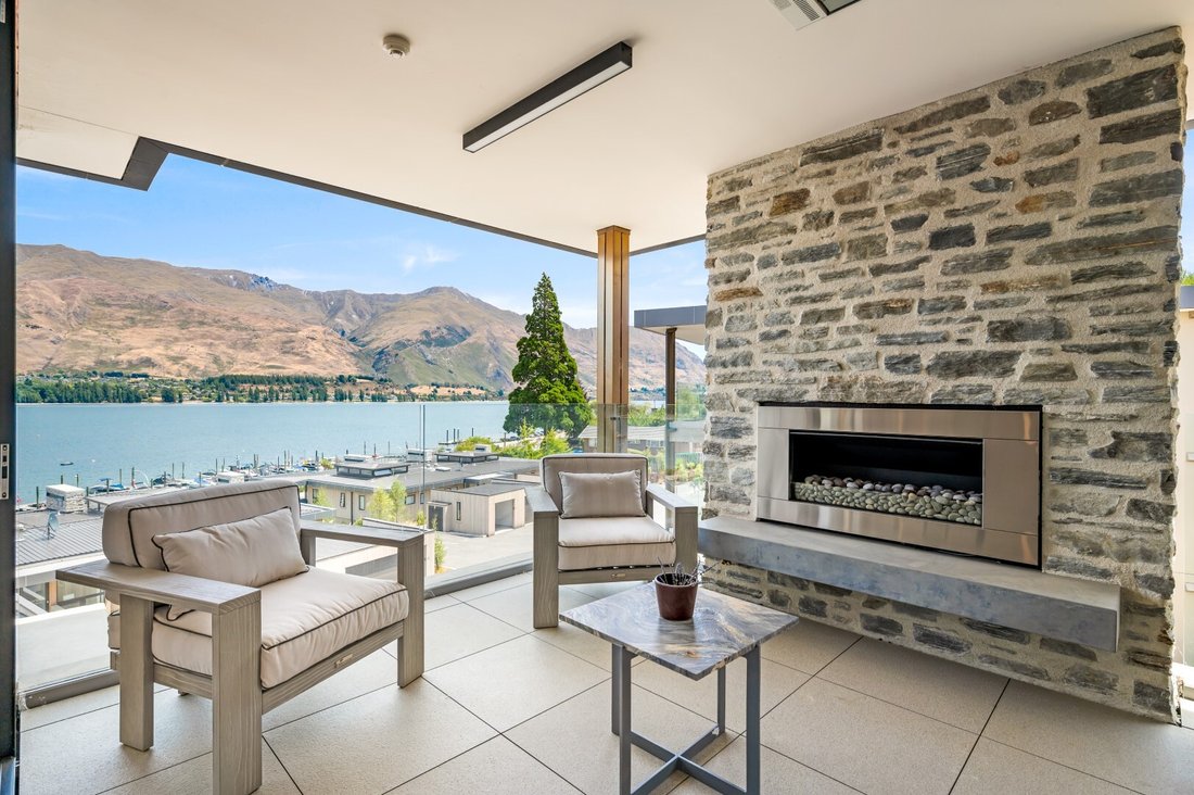 Lakeside Luxury Penthouse In Wanaka, Otago, New Zealand For Sale (13703632)
