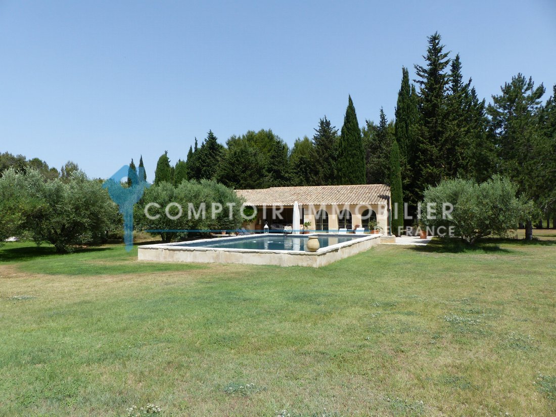 Le Rêve Provençal: A Timeless 18th-Century Mas Crowned by Wild Beauty