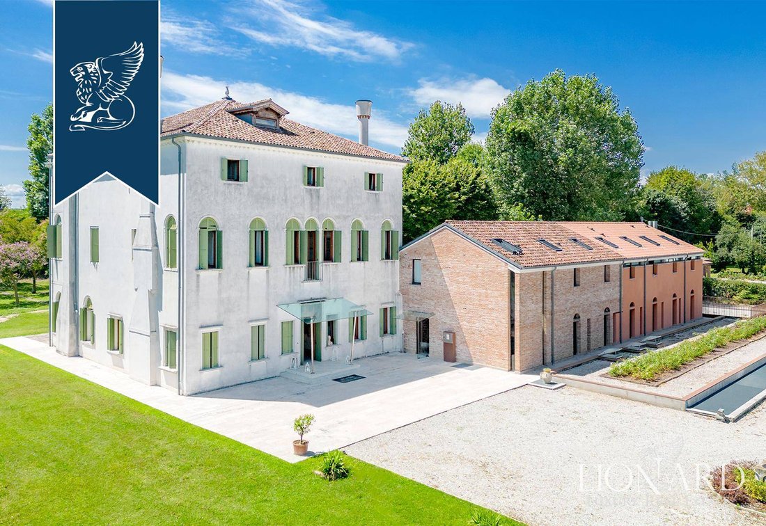 Villa in Dolo, Veneto, Italy 3 - 13703312