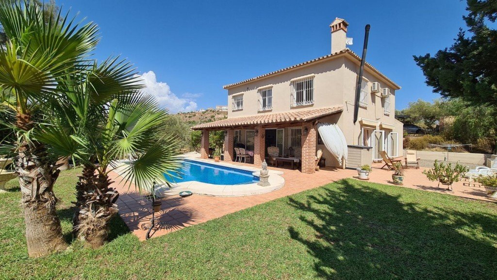 Refurbished, Two Storey, 5 Bedroom Country Villa Close To Coin In Coín ...