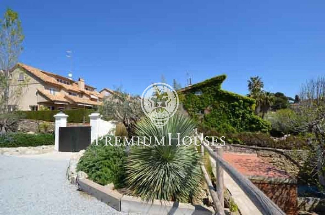 Andere in Tiana, Katalonien, Spanien 4 - 10610563