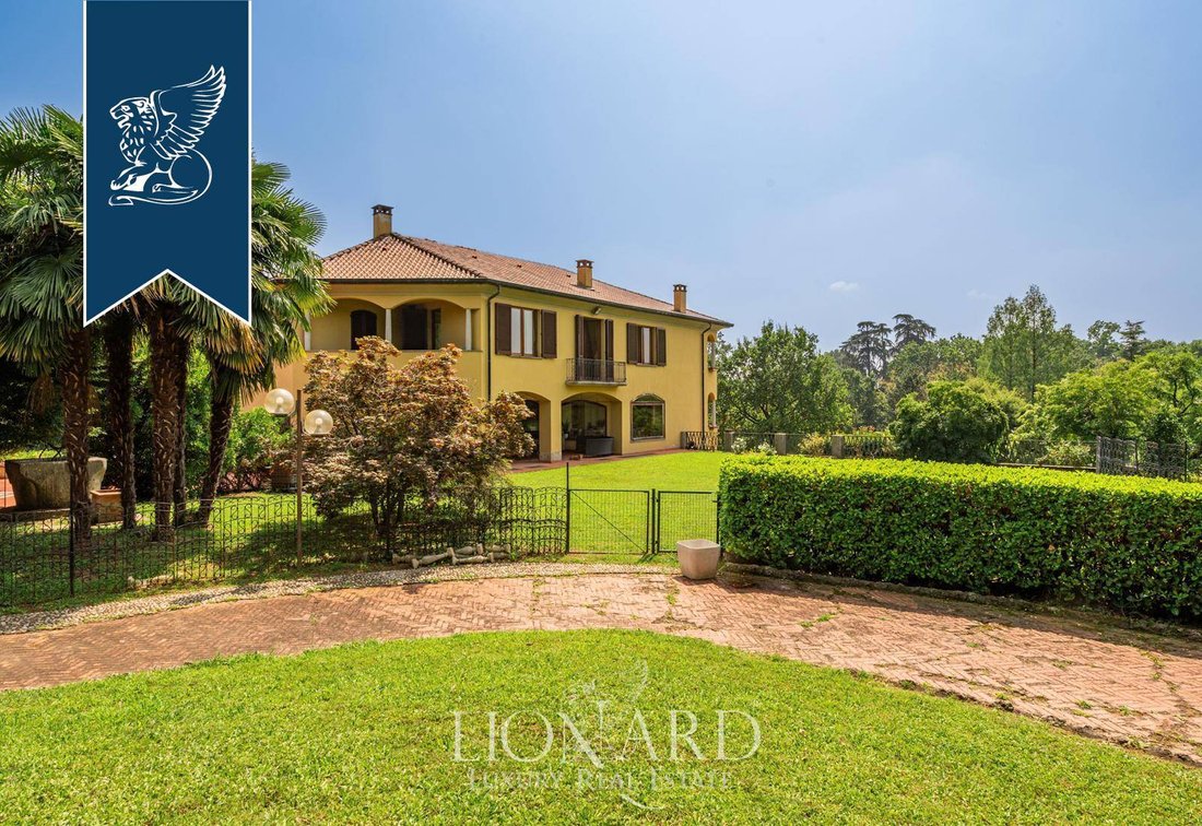 Villa in Carate Brianza, Lombardy, Italy 5 - 13703382