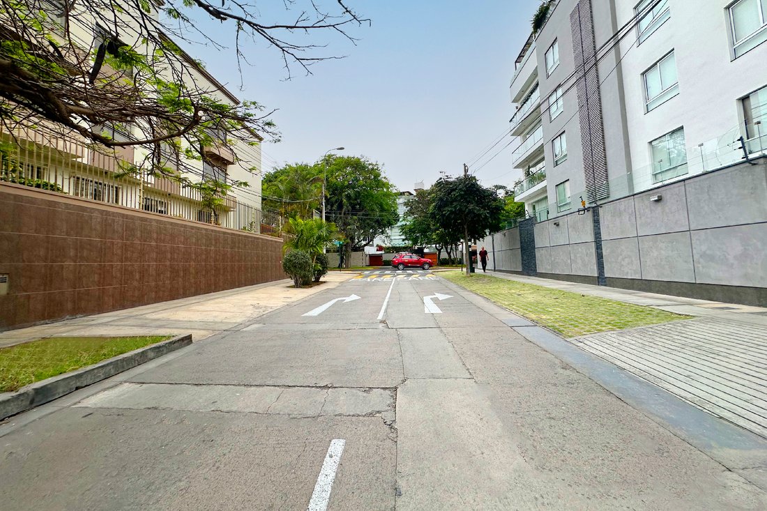 Land in Santiago de Surco, Metropolitan Municipality of Lima, Peru 4 - 13704452