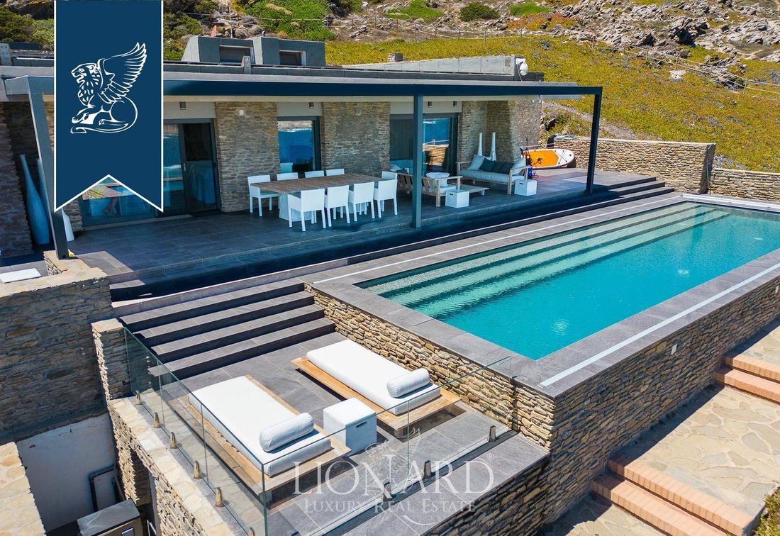 Luxurious, Modern Sea Facing Villa With A Pool In In Stintino, Sardinia