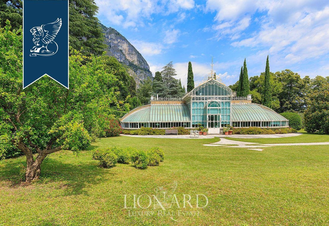 Villa in Griante, Lombardy, Italy 2 - 13703376