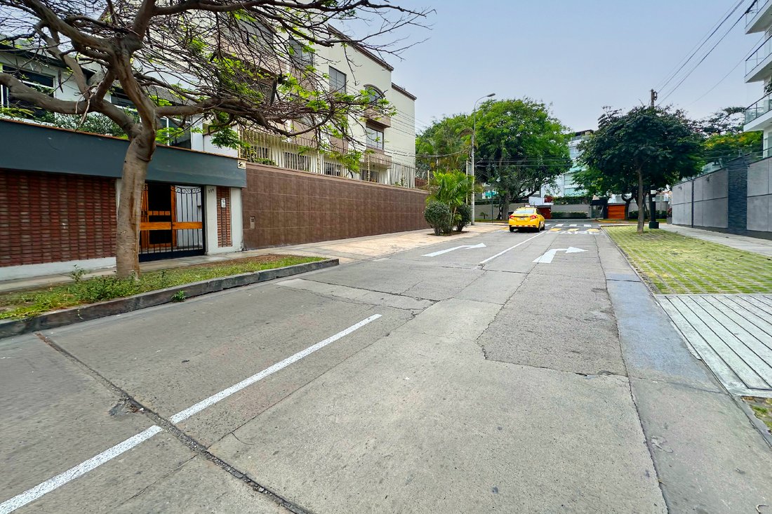 Land in Santiago de Surco, Metropolitan Municipality of Lima, Peru 5 - 13704452