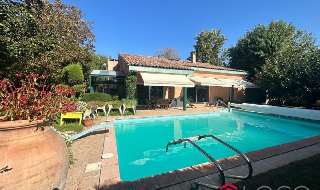 Toulouse House In Toulouse, Occitanie, France For Sale (13704618)