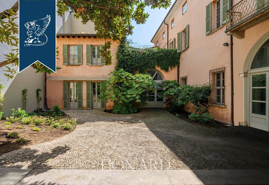 Villa in Historic Center, Brescia, Lombardy 4 - 13703271