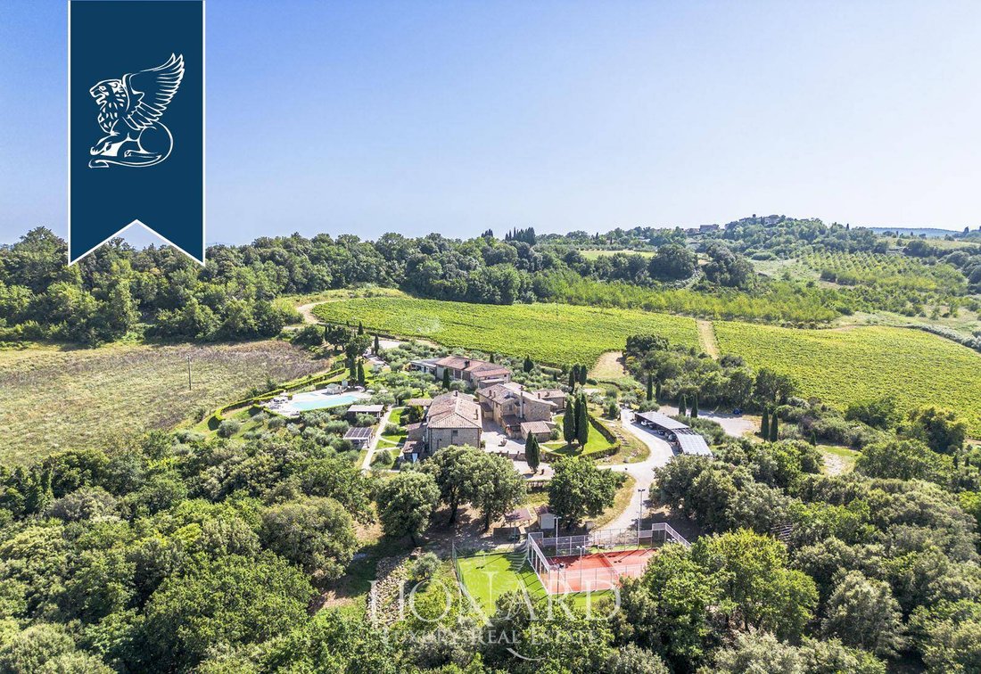 Villa in San Gimignano, Tuscany, Italy 1 - 13703324