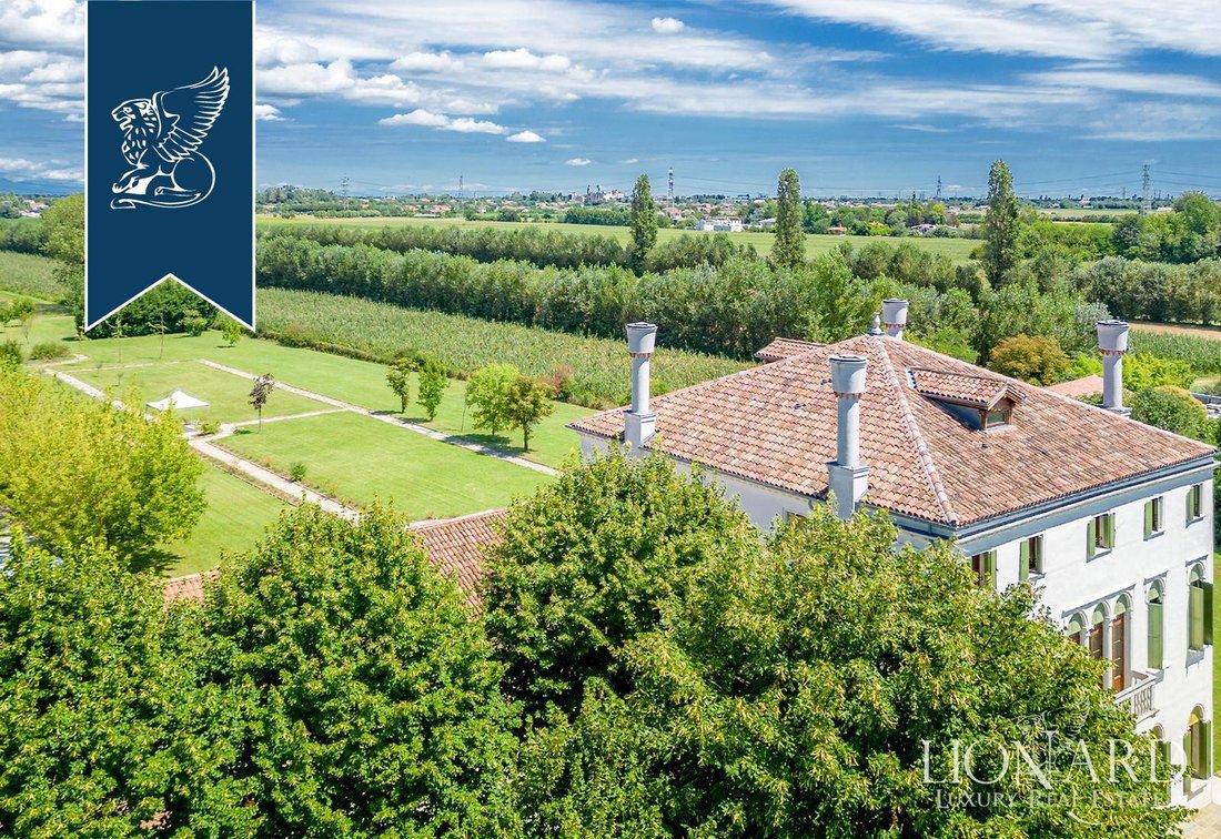 Villa in Dolo, Veneto, Italy 2 - 13703312