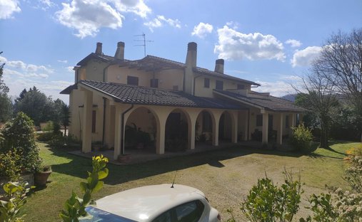 Villa a Bacchereto - Santa Cristina a Mezzana, Carmignano, Toscana 1