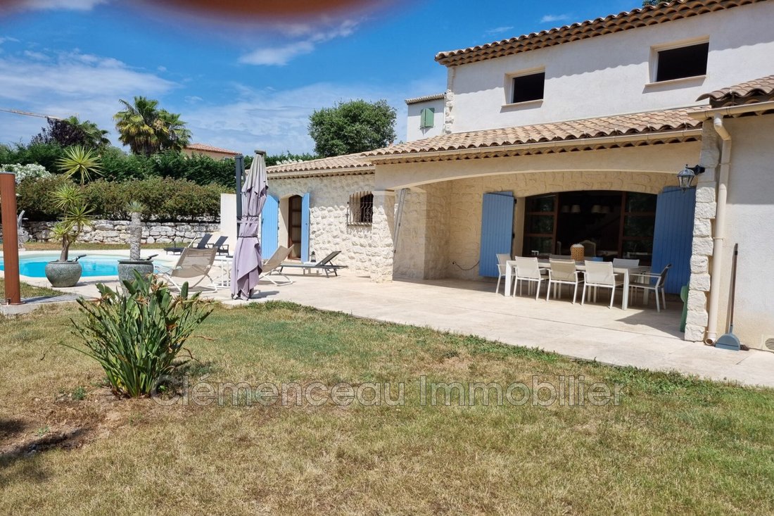 Villa in Nord, Roquefort-les-Pins, France 2 - 12627513