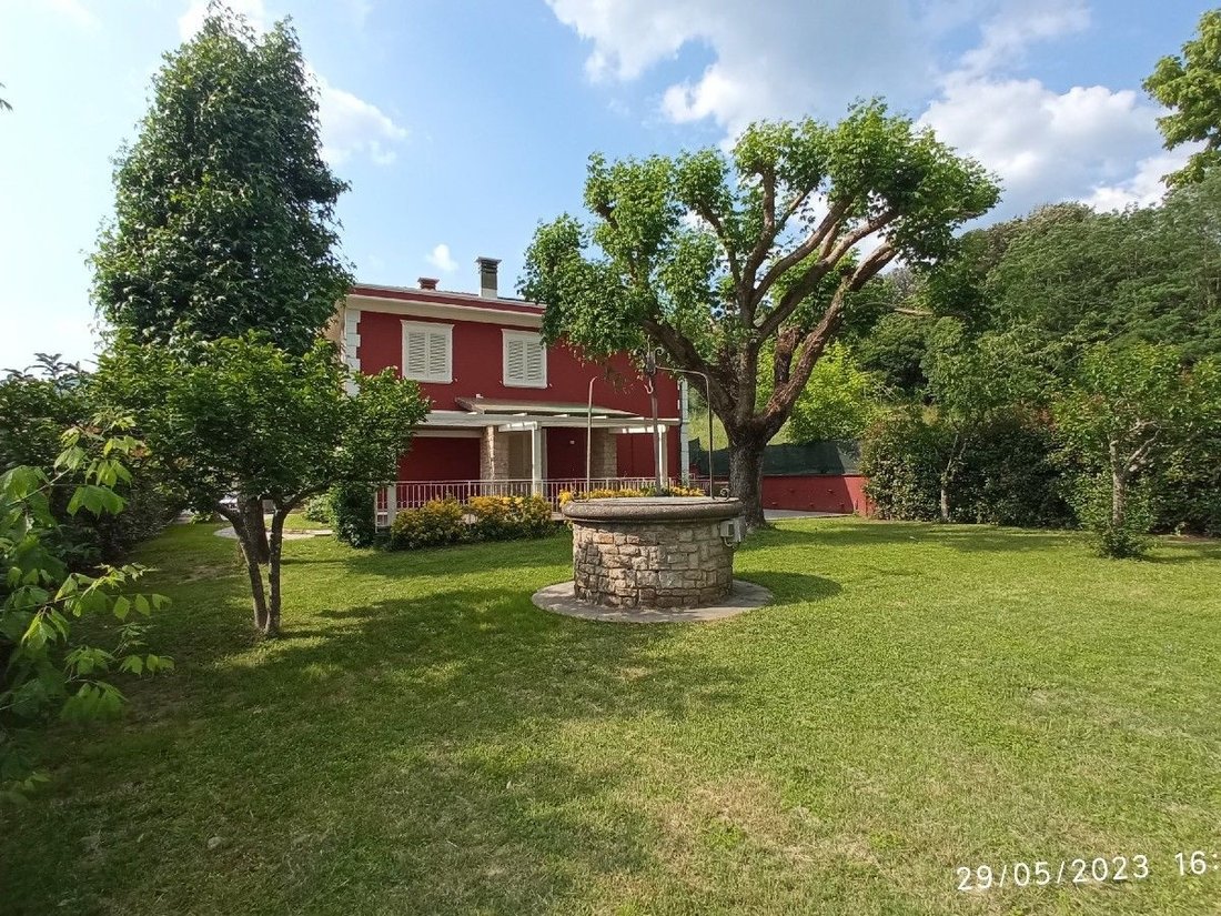 Villa in Camaiore, Tuscany, Italy 1 - 12944498