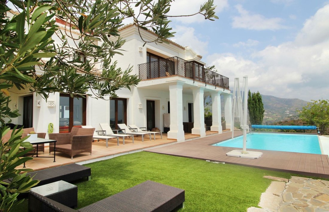 Villa in Benahavis, Andalusia, Spain 2 - 13711247
