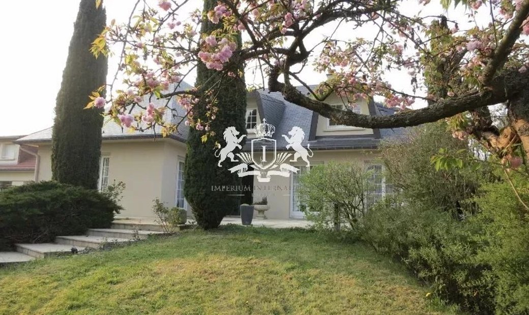 Maison Cosnes Et Romain Dans Cosnes Et Romain, Grand Est, France à