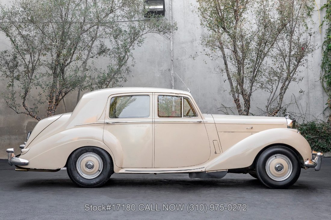 Bentley R-Type Saloon in Los Angeles, CA 4 - 13711146