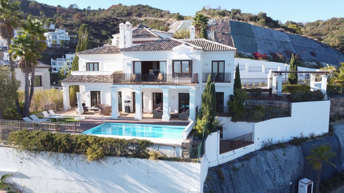Villa in Benahavis, Andalusia, Spain 1 - 13711247