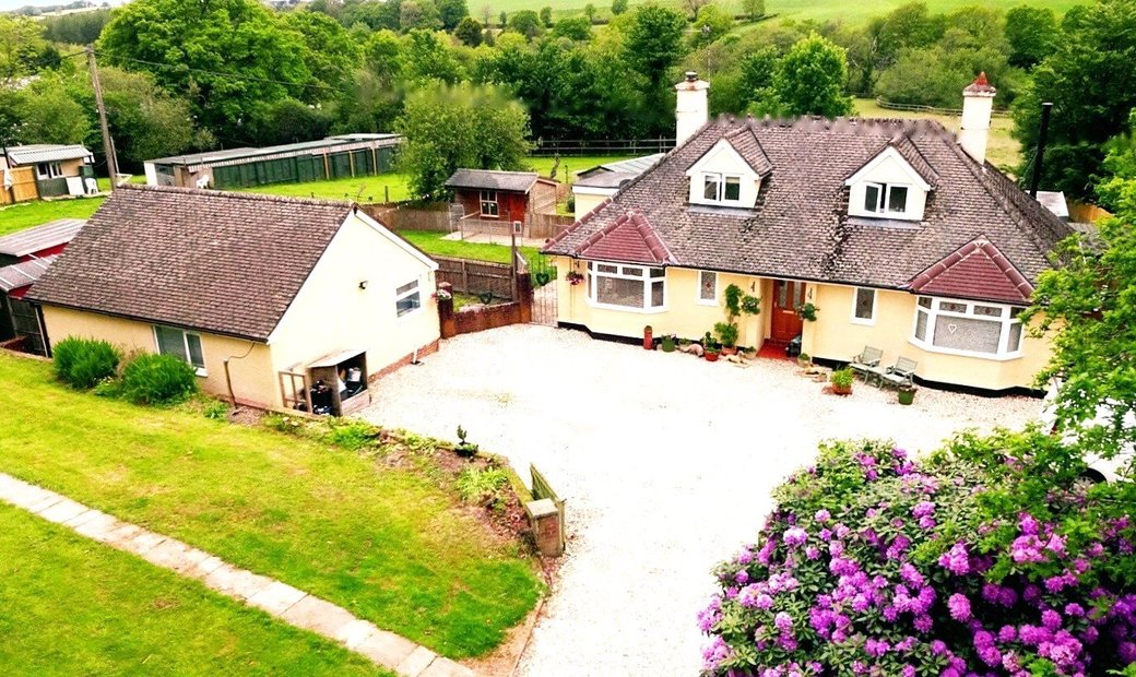 Bungalow For Sale In Devon In Nympton, England, United Kingdom